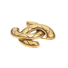 将图像加载到图库查看器中，CHANEL Matelasse CC LogoBrooch Gold Metal

