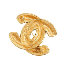 Load image into Gallery viewer, CHANEL Matelasse CC LogoBrooch Gold Metal
