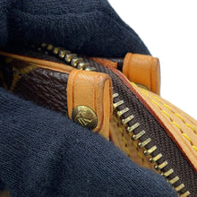 将图像加载到图库查看器中，LOUIS VUITTON Popincourt BrownM40009 Monogram
