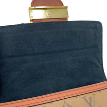 将图像加载到图库查看器中，LOUIS VUITTON Dauphine NoirM45959 Monogram Monogram Reverse Canvas Size MINI
