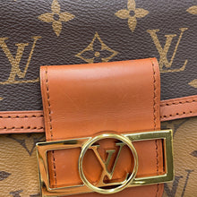 将图像加载到图库查看器中，LOUIS VUITTON Dauphine NoirM45959 Monogram Monogram Reverse Canvas Size MINI
