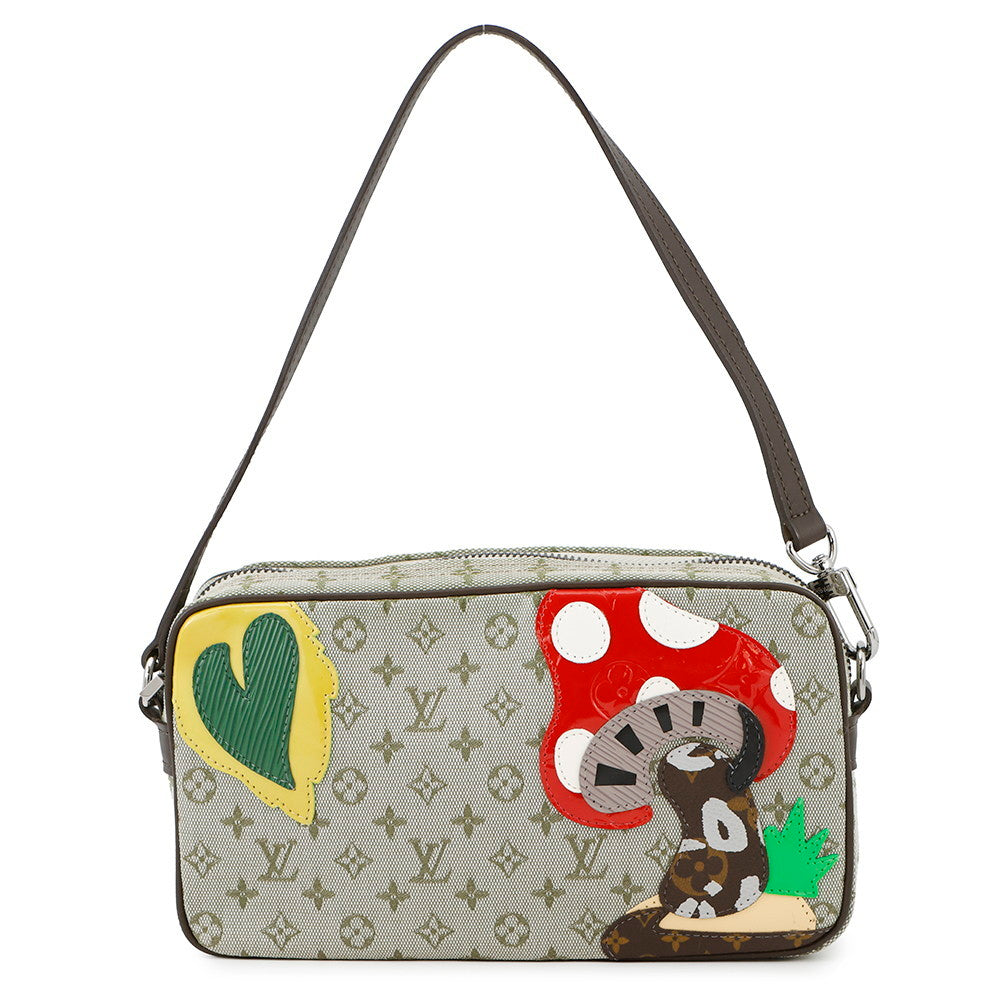 LOUIS VUITTON Conte De Fees Pochette - Fairy Tail Khaki/BeigeM92274 Monogram Mini Monogram・Graffiti Epi Leather Vernis