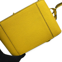 将图像加载到图库查看器中，LOEWE Hammock DrawstringBag YellowA538V07X15 Calf Leather Size Mini
