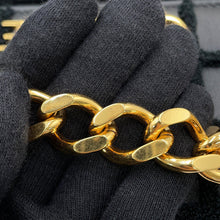 将图像加载到图库查看器中，CELINE Mono Chrome Chainshoulder Black111273FCK.38NO Leather pile
