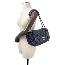 将图像加载到图库查看器中，CHANEL Bubble Quilt ChainShoulder Bag Navy Lambskin
