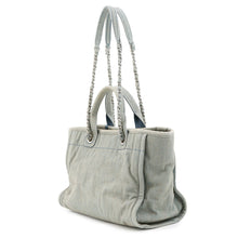 将图像加载到图库查看器中，CHANEL Deauville Light BlueAS3257 Denim Size Small
