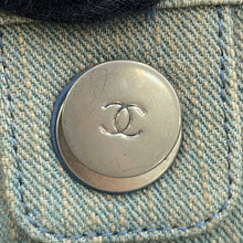 将图像加载到图库查看器中，CHANEL Deauville Light BlueAS3257 Denim Size Small
