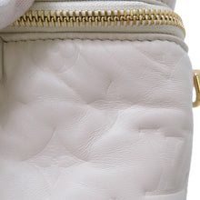 将图像加载到图库查看器中，LOUIS VUITTON Vanity Coussin BeigeM25219 Monogram Lamb Leather Size PM
