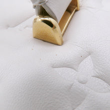 将图像加载到图库查看器中，LOUIS VUITTON Vanity Coussin BeigeM25219 Monogram Lamb Leather Size PM
