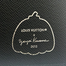将图像加载到图库查看器中，LOUIS VUITTON LV × YK Portefeuille Brazza NoirM81932 MonogramEclipse Painted Dot
