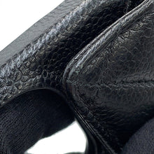 将图像加载到图库查看器中，CHANEL Matelasse Shoulder Phone Case for iPhone 16 Pro Max BlackAP4542 Caviar Leather

