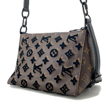 Load image into Gallery viewer, LOUIS VUITTON Triangle Messenger NoirM45070 Monogram / Toughtage
