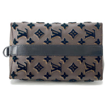 Load image into Gallery viewer, LOUIS VUITTON Triangle Messenger NoirM45070 Monogram / Toughtage
