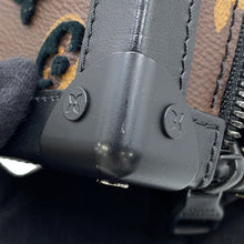 Load image into Gallery viewer, LOUIS VUITTON Vertical・Soft Trunk NoirM45044 Monogram / Toughtage
