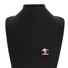 将图像加载到图库查看器中，CHANEL CC Logo Brooch Pink Metal Enamel
