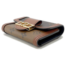 将图像加载到图库查看器中，LOUIS VUITTON Portefeuille / Dauphine Compact NoirM68725 Monogram/Monogram Reverse Canvas
