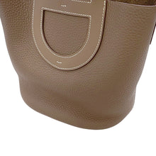 Load image into Gallery viewer, HERMES In the loop Etoupe Taurillon Clemence Swift Leather Size 18/PM
