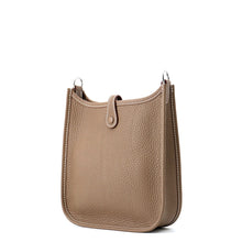 Load image into Gallery viewer, HERMES Evelyne Long Etoupe Taurillon Clemence Size TPM
