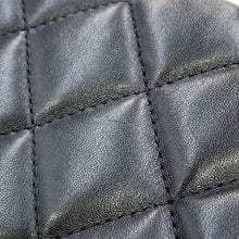 将图像加载到图库查看器中，CHANEL Matelasse Small Flap Bag BlackAS3393 Lambskin
