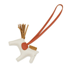 Load image into Gallery viewer, HERMES Rodeo Craie / Sesame / Cornelian Lambskin Size PM
