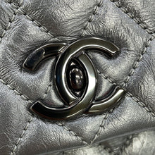 将图像加载到图库查看器中，CHANEL Matelasse Coco Handle 2-Way Handbag Gray MetallicA92991 Vintage Calf Leather Size 29
