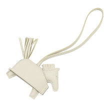 将图像加载到图库查看器中，HERMES Rodeo Robeo Padlock Craie Lambskin Size PM
