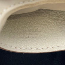 将图像加载到图库查看器中，HERMES Rodeo Robeo Padlock Craie Lambskin Size PM
