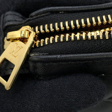 将图像加载到图库查看器中，LOUIS VUITTON Coussin BlackM57790 Monogram・Pattern Lambskin Size PM
