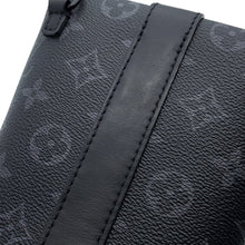 将图像加载到图库查看器中，LOUIS VUITTON Envelope/Pouch NoirM11613 Monogram Eclipse
