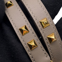 Load image into Gallery viewer, HERMES Mini Dog Carre Bandouliere Etoupe Swift Leather Size 0.6&quot;/75㎝
