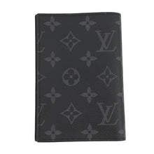 将图像加载到图库查看器中，LOUIS VUITTON Passport Cover NoirM64501 Monogram Eclipse
