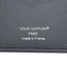 将图像加载到图库查看器中，LOUIS VUITTON Passport Cover NoirM64501 Monogram Eclipse
