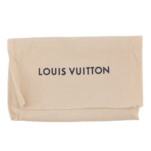 将图像加载到图库查看器中，LOUIS VUITTON Passport Cover NoirM64501 Monogram Eclipse
