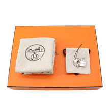 Load image into Gallery viewer, HERMES Picotin Lock Eclat Vert Mangrove/Guripantan Taurillon Clemence Swift Leather Size PM
