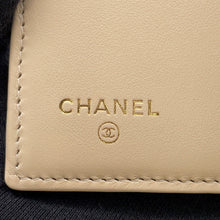 将图像加载到图库查看器中，CHANEL Matelasse Medium Wallet BeigeAP0232 Caviar Leather
