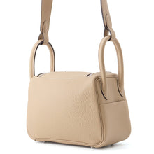 将图像加载到图库查看器中，HERMES Lindy Verso Trench/Etoupe Taurillon Clemence Size Mini
