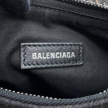 将图像加载到图库查看器中，BALENCIAGA Le Cagoule Shoulder Bag Black671309 Denim Size XS
