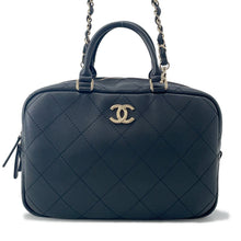 将图像加载到图库查看器中，CHANEL Matelasse Bowling 2WAY Handbag Black Calf Leather
