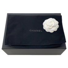 将图像加载到图库查看器中，CHANEL Coco Neige Chain Clutch BlackAP4772 Velvet Effect Nylon Shiny Crumple Calf Leather
