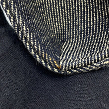 将图像加载到图库查看器中，CHANEL Chocolate Bar Chain Shoulder Bag Navy Denim
