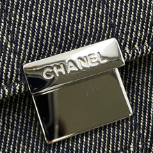 将图像加载到图库查看器中，CHANEL Chocolate Bar Chain Shoulder Bag Navy Denim
