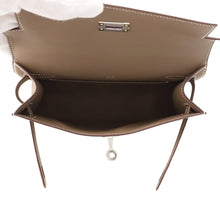 将图像加载到图库查看器中，HERMES PochetteKelly Etoupe Swift Leather
