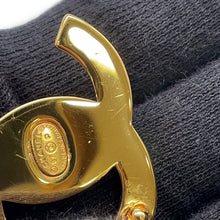将图像加载到图库查看器中，CHANEL Turnlock CC Logo Brooch Gold Plated Rhinestone
