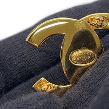 将图像加载到图库查看器中，CHANEL Turnlock CC Logo Brooch Gold Plated Rhinestone
