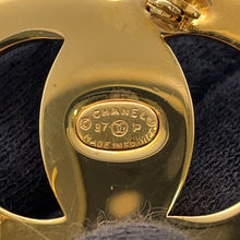 将图像加载到图库查看器中，CHANEL Turnlock CC Logo Brooch Gold Plated Rhinestone
