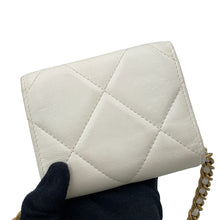 将图像加载到图库查看器中，CHANEL CHANEL19 Chain coin purse WhiteAP1787 Lambskin
