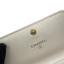 将图像加载到图库查看器中，CHANEL CHANEL19 Chain coin purse WhiteAP1787 Lambskin
