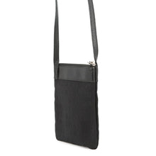 将图像加载到图库查看器中，BVLGARI Logomania Shoulder Pouch Black Canvas Leather

