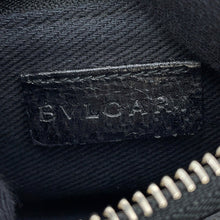 将图像加载到图库查看器中，BVLGARI Logomania Shoulder Pouch Black Canvas Leather
