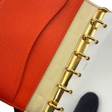 将图像加载到图库查看器中，CHANEL Notebook cover Orange Leather
